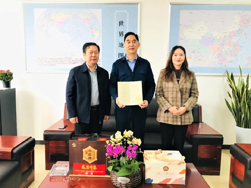 秋日里的祝福，愛(ài)心蛋糕送到家，雙雄醉為許志軍，殷肇晴董事長(zhǎng)慶祝生日