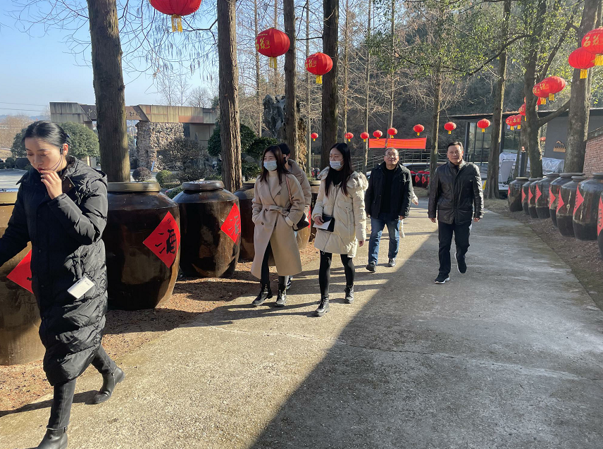 健康白酒掀新潮，專業(yè)電商服務(wù)團隊慕名來訪，共謀線上發(fā)展之路！