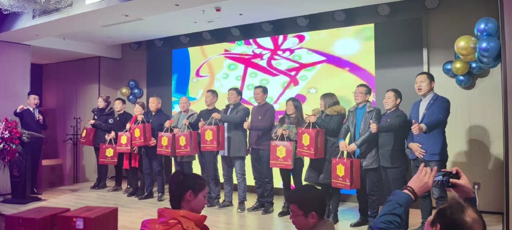 開新局、譜新篇，物流人年會豪飲雙雄醉，湖北省現(xiàn)代物流促進會襄陽年會如期召開！