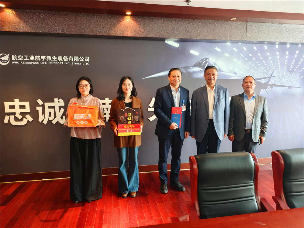 【雙雄醉贊助襄陽企業(yè)家暖心工程系列報道】企業(yè)家王煒、陳徐平、蔣小燕等收到暖心生日祝福