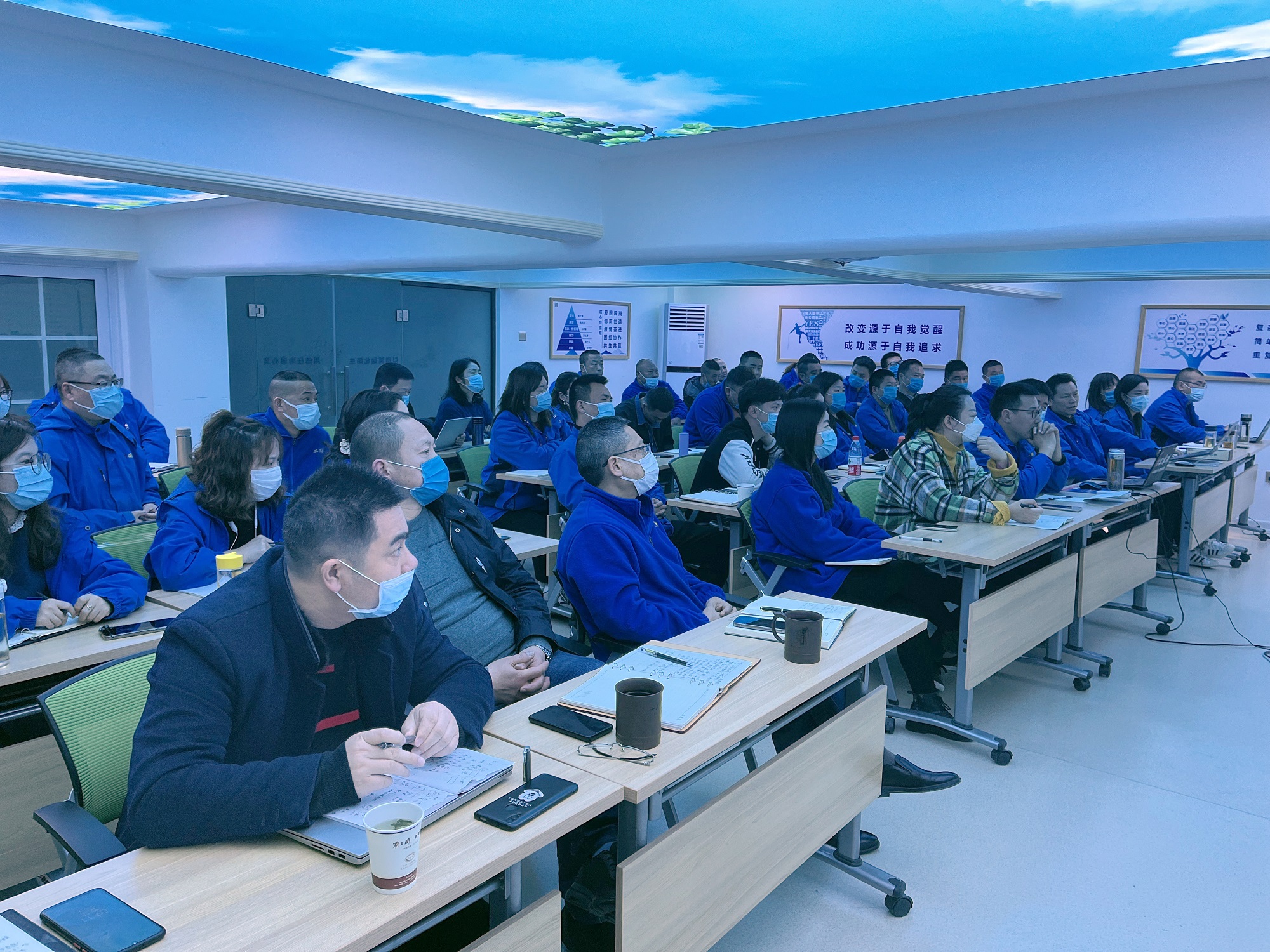 征程起，首戰(zhàn)捷，石花雙雄醉鼓足干勁備戰(zhàn)經(jīng)營新季度！